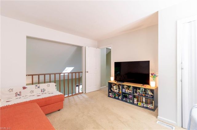 105 Kyle CIR, Yorktown, VA 23693