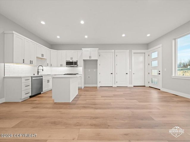 6675 E Gateway Drive, Palmer, AK 99645