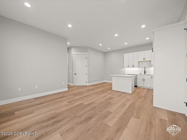 6675 E Gateway Drive, Palmer, AK 99645