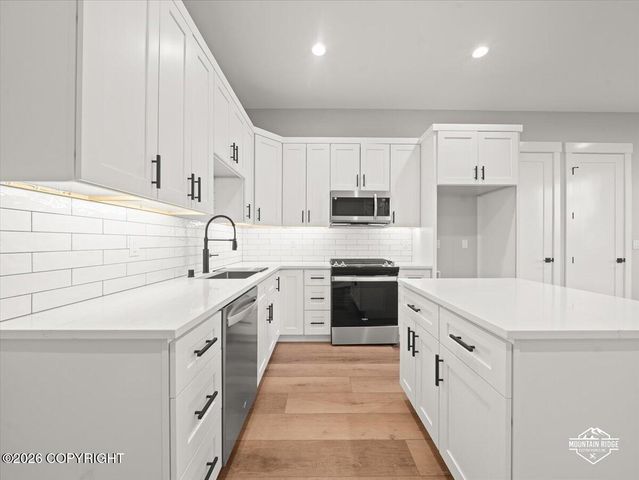 6675 E Gateway Drive, Palmer, AK 99645