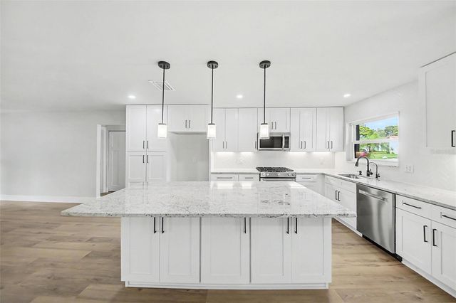 10604 WHITMAN CIRCLE, Orlando, FL 32821