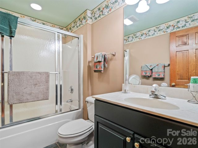 21 Ivy Ridge Road, Burnsville, NC 28714