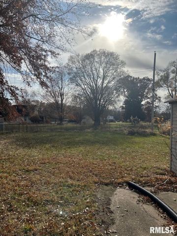 17122 10TH Avenue North, East Moline, IL 61244