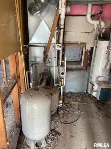 17122 10TH Avenue North, East Moline, IL 61244