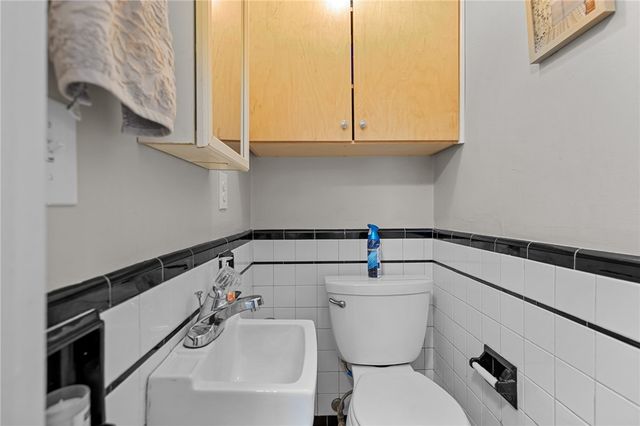 690 Killingly Street, Johnston, RI 02919