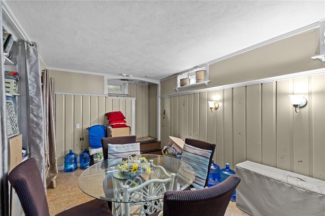 690 Killingly Street, Johnston, RI 02919