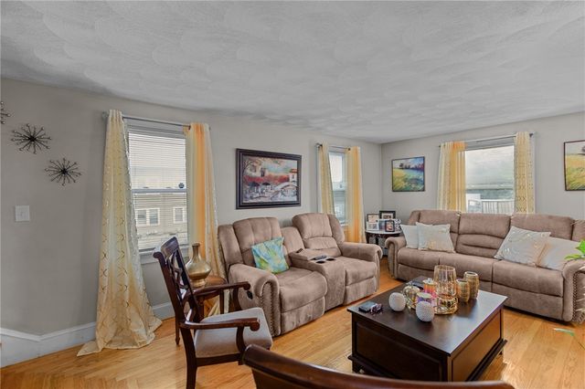 690 Killingly Street, Johnston, RI 02919