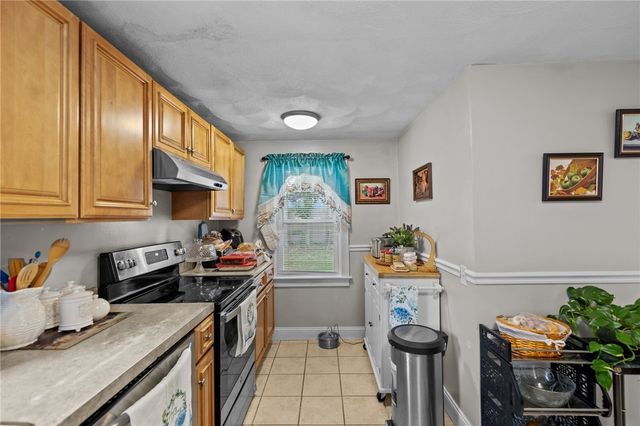 690 Killingly Street, Johnston, RI 02919