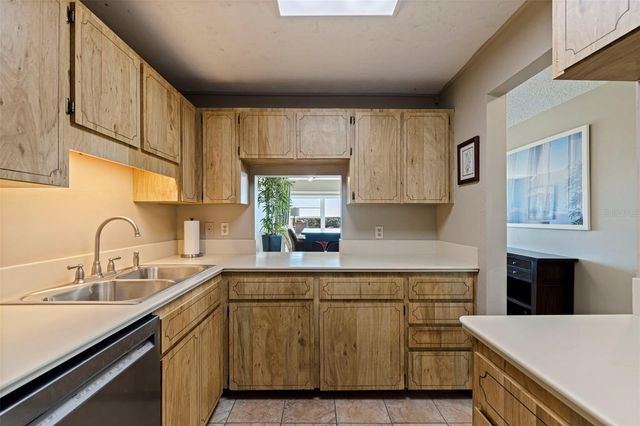 6800 20TH AVENUE N 504, St Petersburg, FL 33710