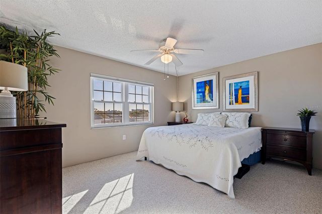 6800 20TH AVENUE N 504, St Petersburg, FL 33710