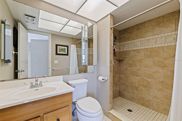 6800 20TH AVENUE N 504, St Petersburg, FL 33710