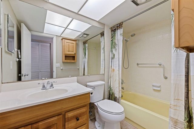 6800 20TH AVENUE N 504, St Petersburg, FL 33710