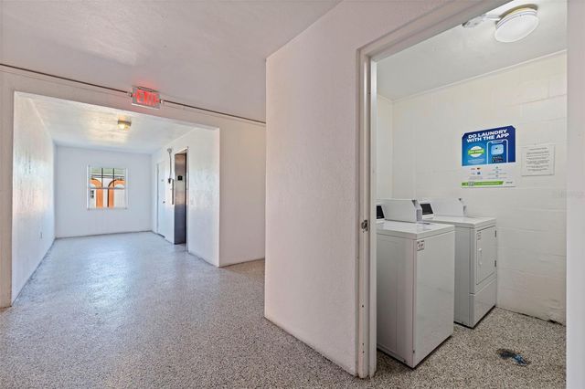 6800 20TH AVENUE N 504, St Petersburg, FL 33710