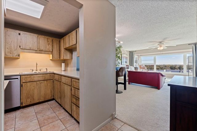 6800 20TH AVENUE N 504, St Petersburg, FL 33710