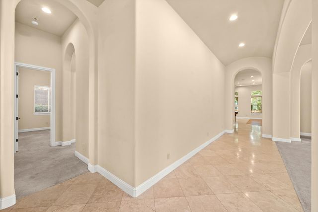 8095 Village Estates Ln, Fair Oaks, CA 95628