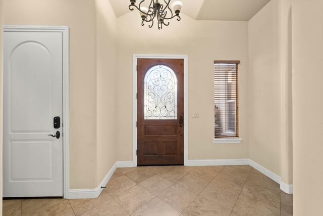 8095 Village Estates Ln, Fair Oaks, CA 95628