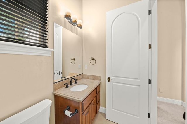 8095 Village Estates Ln, Fair Oaks, CA 95628
