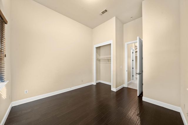 8095 Village Estates Ln, Fair Oaks, CA 95628