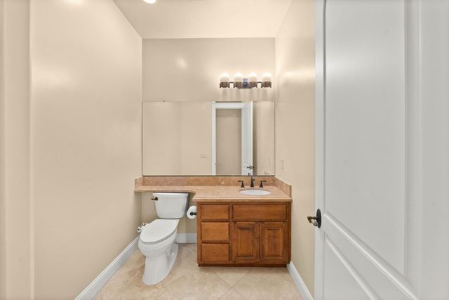 8095 Village Estates Ln, Fair Oaks, CA 95628