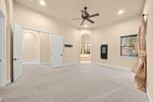 8095 Village Estates Ln, Fair Oaks, CA 95628