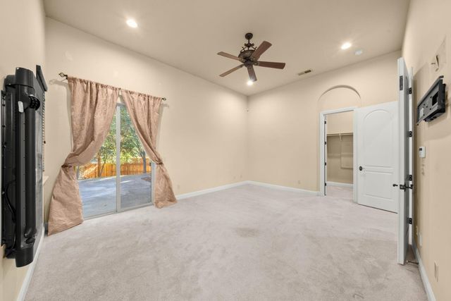 8095 Village Estates Ln, Fair Oaks, CA 95628