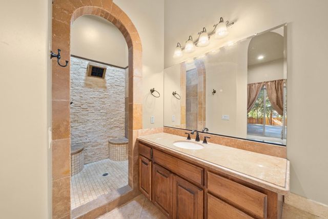 8095 Village Estates Ln, Fair Oaks, CA 95628
