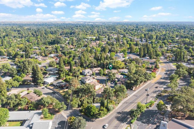 8095 Village Estates Ln, Fair Oaks, CA 95628