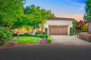 8095 Village Estates Ln, Fair Oaks, CA 95628