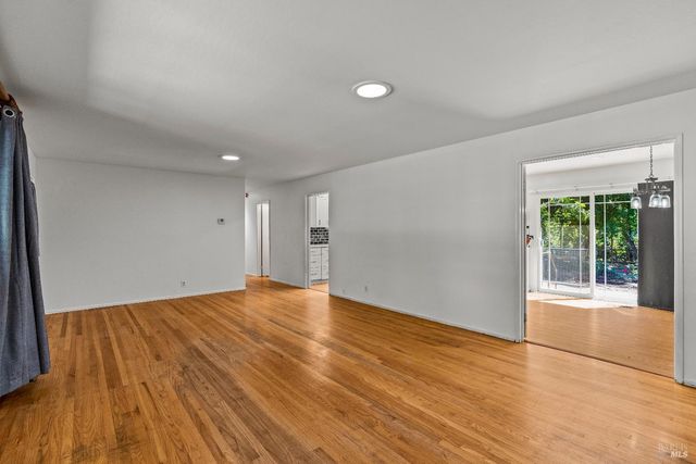 2608 W Pueblo Ave, Napa, CA 94558