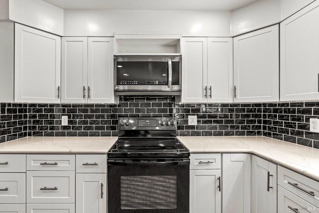 2608 W Pueblo Ave, Napa, CA 94558