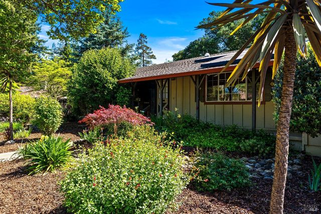 2608 W Pueblo Ave, Napa, CA 94558