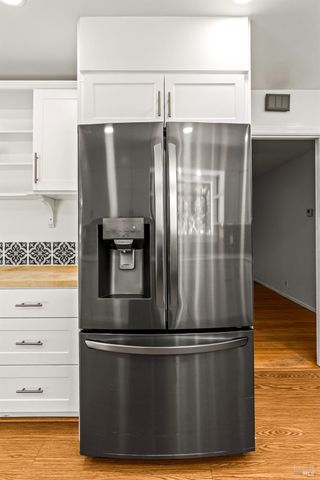 2608 W Pueblo Ave, Napa, CA 94558