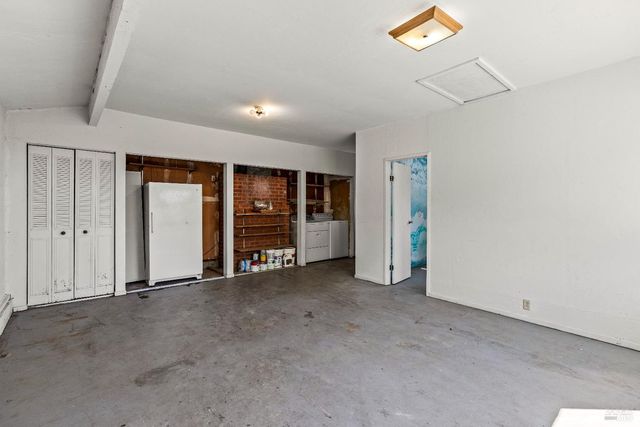 2608 W Pueblo Ave, Napa, CA 94558