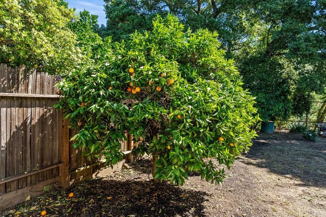 2608 W Pueblo Ave, Napa, CA 94558