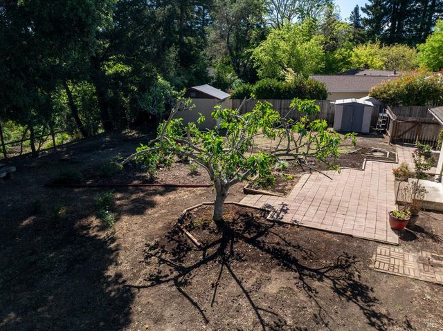 2608 W Pueblo Ave, Napa, CA 94558