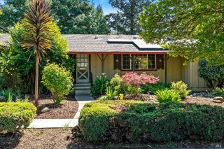 2608 W Pueblo Ave, Napa, CA 94558