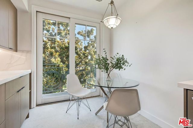 430 N Oakhurst Drive 202, Beverly Hills, CA 90210