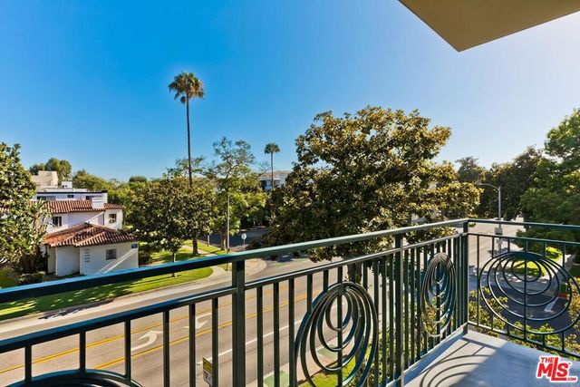 430 N Oakhurst Drive 202, Beverly Hills, CA 90210