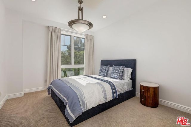 430 N Oakhurst Drive 202, Beverly Hills, CA 90210