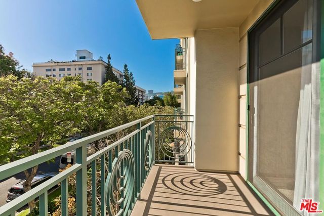 430 N Oakhurst Drive 202, Beverly Hills, CA 90210