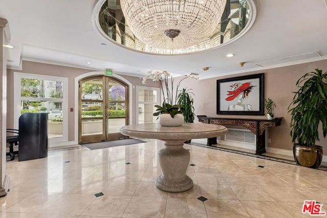 430 N Oakhurst Drive 202, Beverly Hills, CA 90210