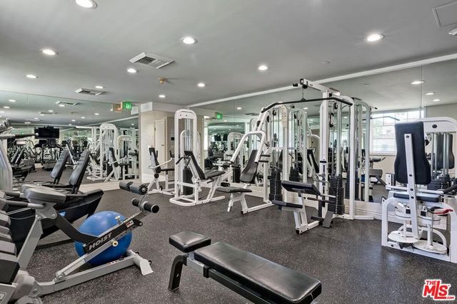 430 N Oakhurst Drive 202, Beverly Hills, CA 90210