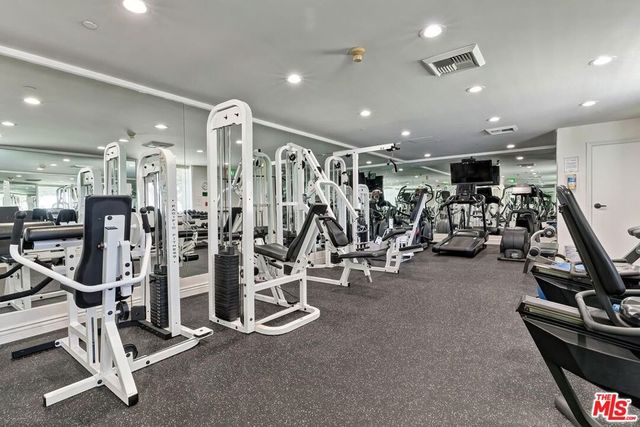 430 N Oakhurst Drive 202, Beverly Hills, CA 90210