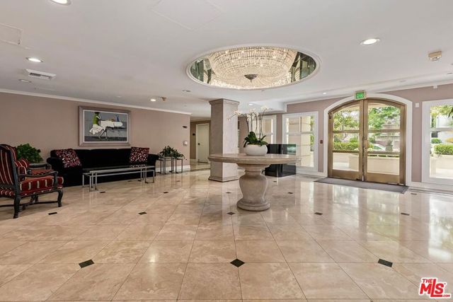430 N Oakhurst Drive 202, Beverly Hills, CA 90210