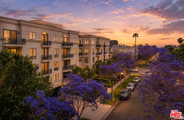 430 N Oakhurst Drive 202, Beverly Hills, CA 90210
