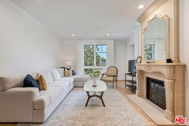 430 N Oakhurst Drive 202, Beverly Hills, CA 90210