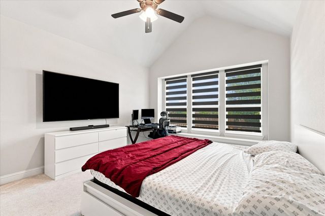 1104 Stallion Lane, Justin, TX 76247