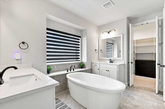 1104 Stallion Lane, Justin, TX 76247