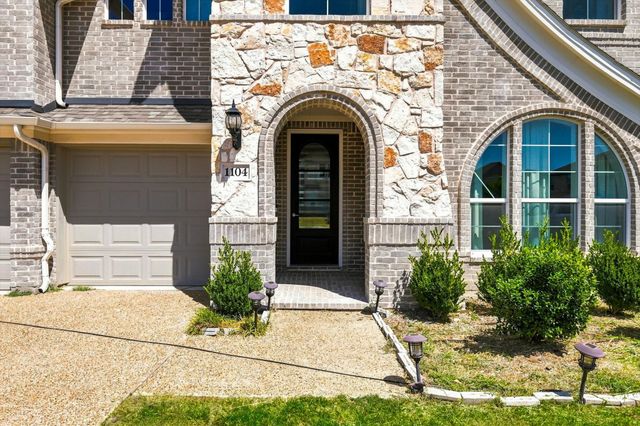 1104 Stallion Lane, Justin, TX 76247