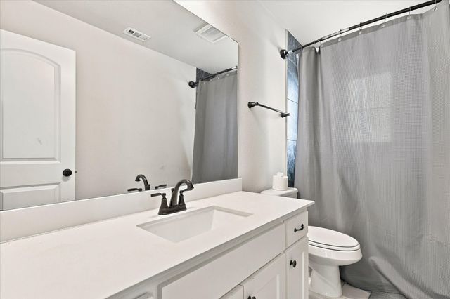 1104 Stallion Lane, Justin, TX 76247